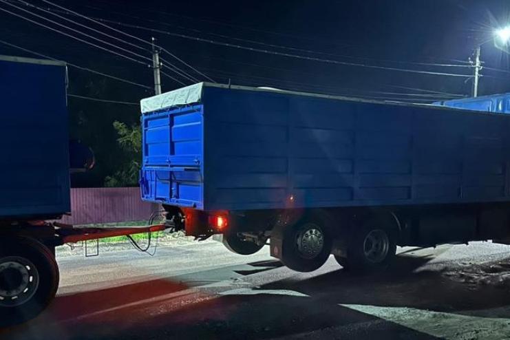  На Одещині під колесами вантажівки загинув 16-річний школяр